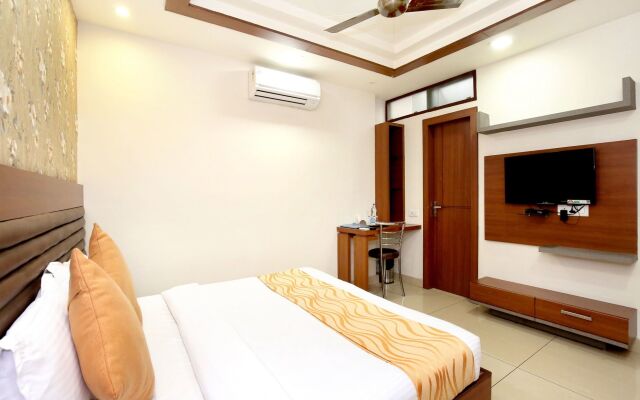 OYO 2860 Hotel 24x7 Inn