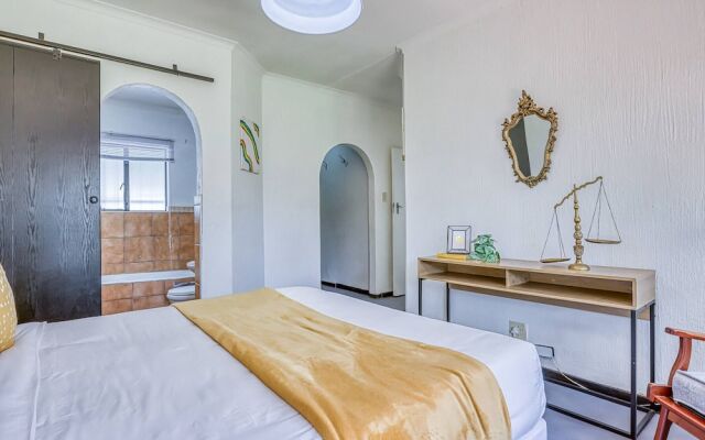 Modern Spanish House-3br-pool-solar-samrand