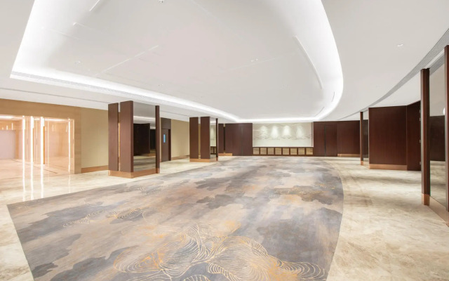 Crowne Plaza Zhuhai City Center by IHG