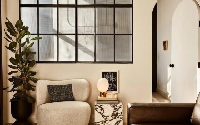 Archway Hotel & Residences