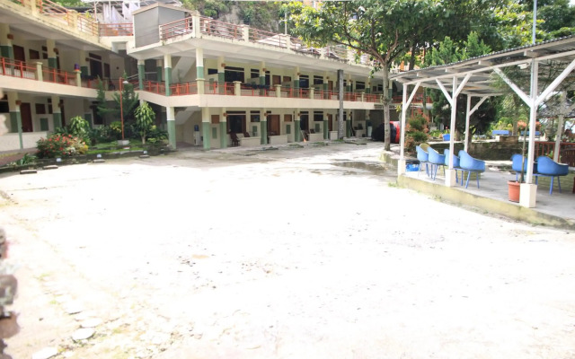Pandu Lakeside Hotel Parapat - Toba Lake