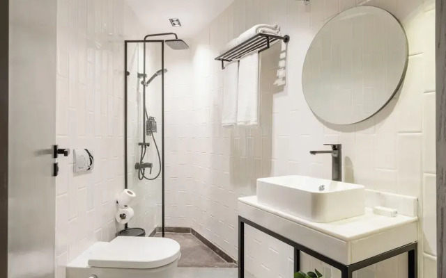 Grey l studio apartments Downtown Cairo Ouzonian House