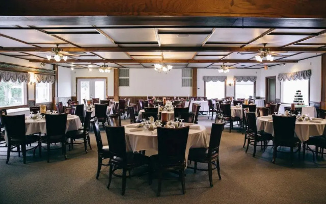 Fannies Supper Club and Motel