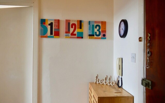 Sophisticated and Bright One Bed in Leith