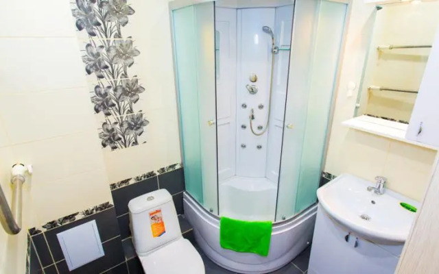 Апрель на Ямышева 53 Б