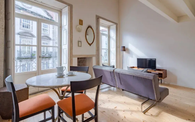 Charming Porto Apartment in Prime Location