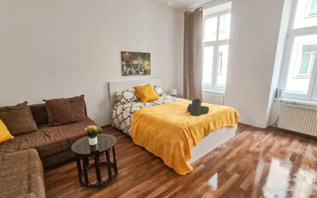 Peaceful 1BR Apt. near Metro Station Längenfeldg.