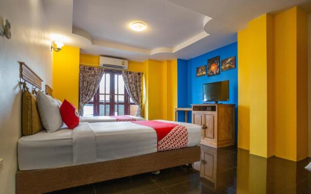 OYO 672 Yellow Tique Hotel