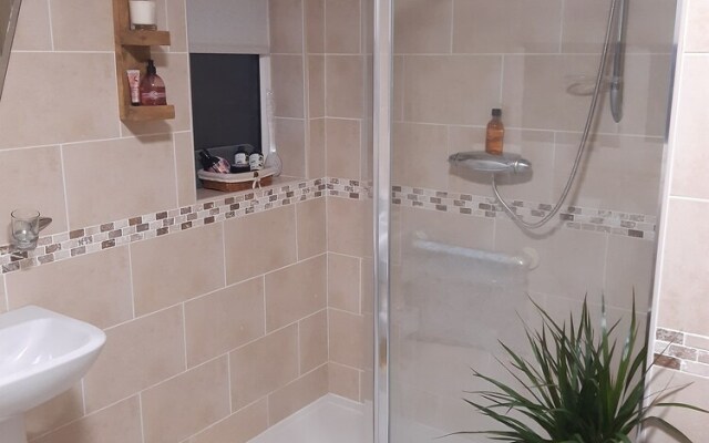 Stunning 3-bed Bungalow in Churchtown Southport