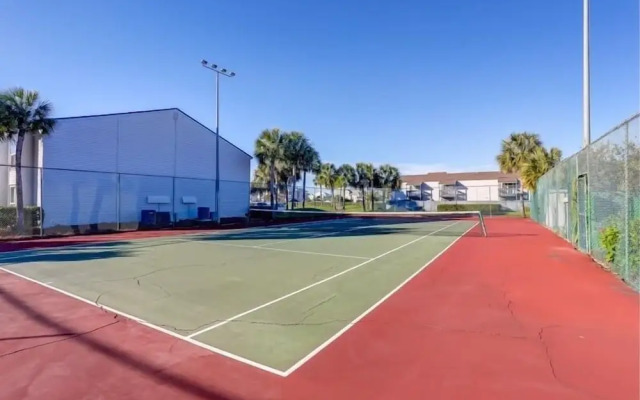 Fernandina Shores Condo with Private Balcony and Access to Pool by RedAwning