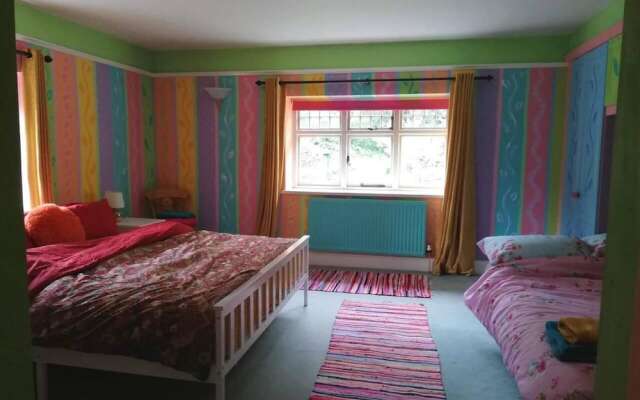 Colourful Forest of Dean Pikehouse