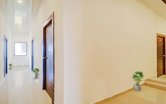 OYOFlagship 80467H Hotel R Square