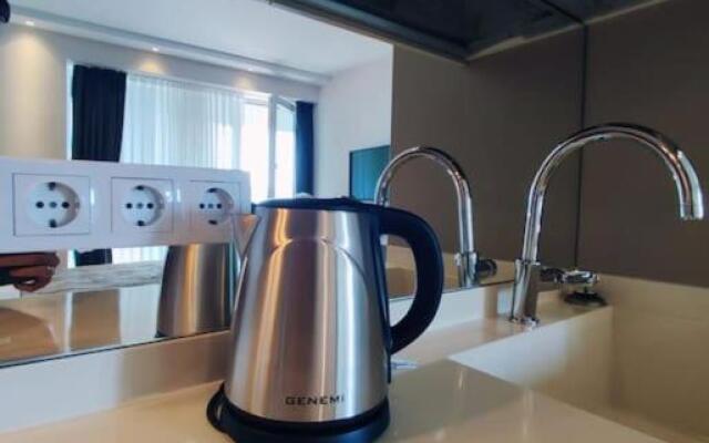 Leo Group BEST STUDIO 2326 Alliance Palace