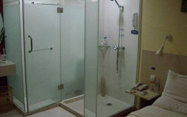 Wuxi Zhongxin Hotel (Wangzhuang Road Subway Station)