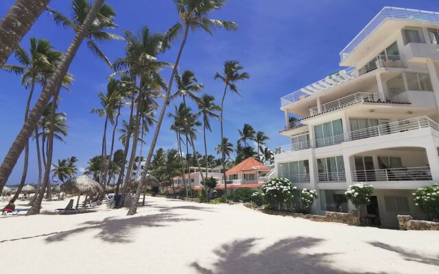 Los Corales Tropical Beach Resort & SPA
