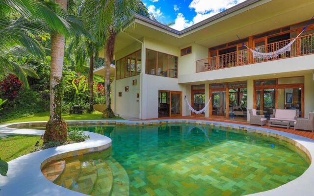 18 Sleep With Pool Private Villa