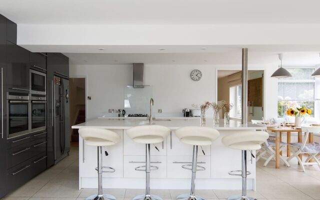 Secluded Rural Retreat Close to Beach - Sleeps 12