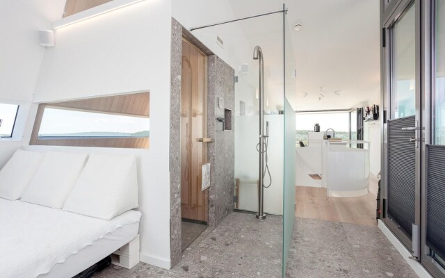 Beachhouse 24