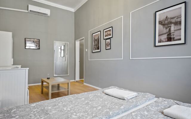 Venus Apartments - Akacfa street I