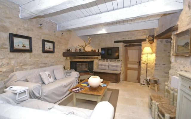 Splendid Villa in Viens with Swimming Pool