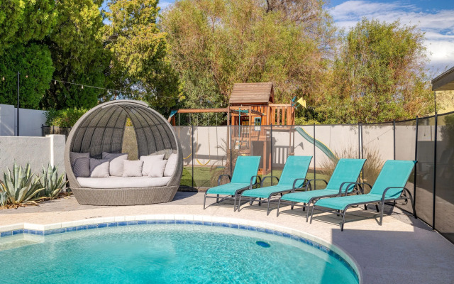 White Agate by Avantstay Pool + Playground