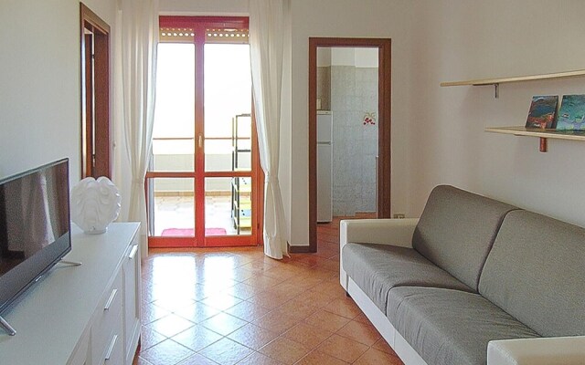Nice Apartment in Villa Rosa TE With 1 Bedrooms