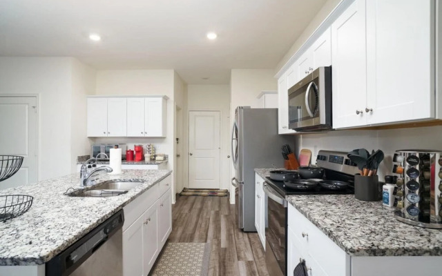 Rare Find Sleeps 13 Family Fun