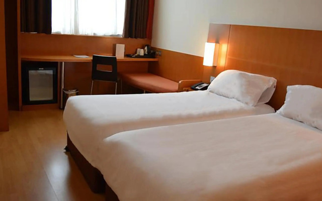 ibis Abu Dhabi Gate