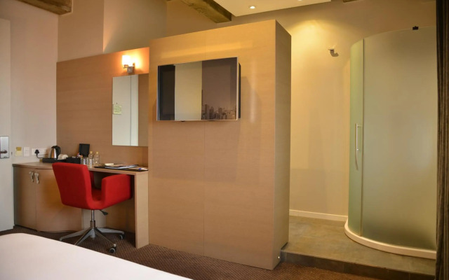 Reef Hotel