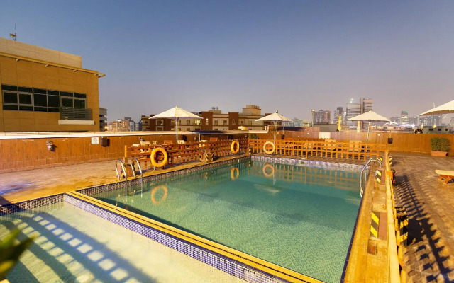 Smana Hotel