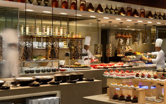 Sule Shangri-La, Yangon