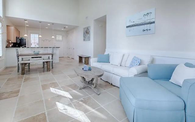 1383 Laurel Grove
