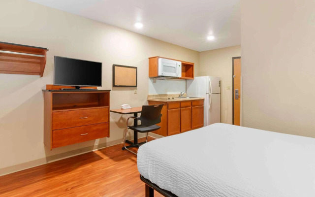 Extended Stay America Select Suites - Kansas City - Stadium