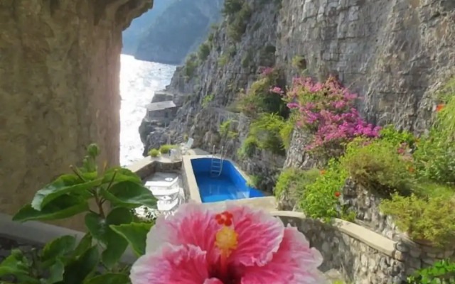 Exclusive Villa with Private Swimming Pool and Dock
