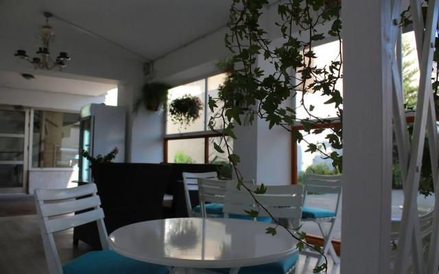 Eleonora Hotel Apartments