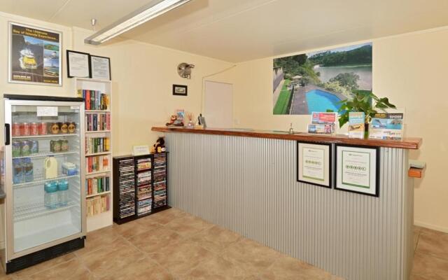 Waterfalls Estate - Motel & Campground