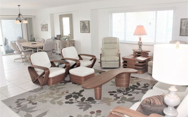 Jamaica Royale 602 - 2 Br Condo