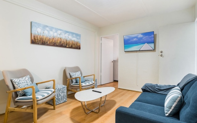 Tropical Unit with Private Fenced Garden Close to The Beach 4 – Guest Rooms – Cairns