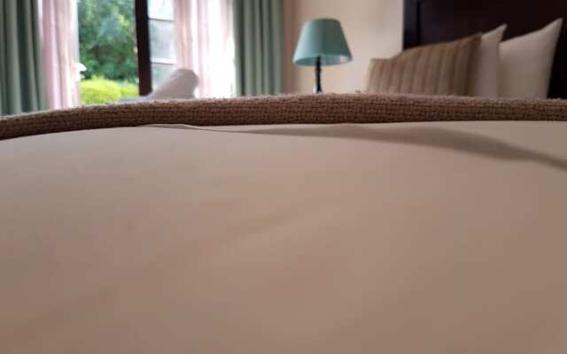 Fairview Bed And Breakfast - Double Bedroom 5