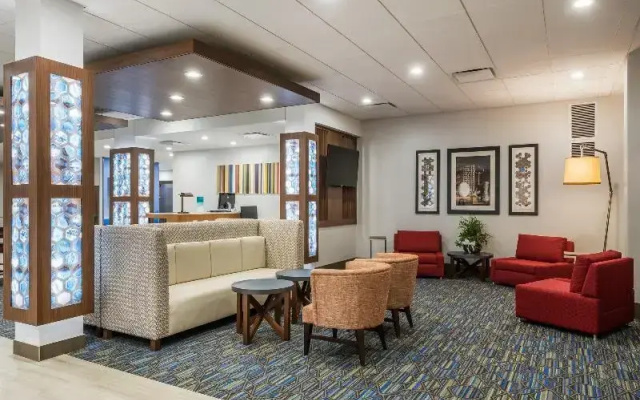 Holiday Inn Express Suites West Plains Southwest