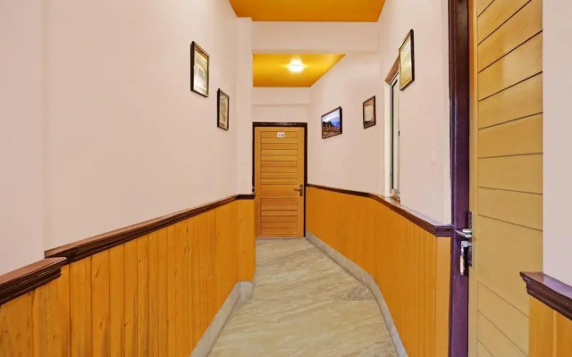 Oyo 22296 New Amber Hotel