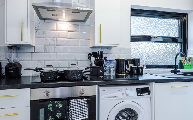 New 2 Bed House Merseyside Sleeps 5