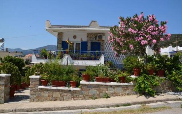 Holiday Home 3 Bedrooms - Marmari