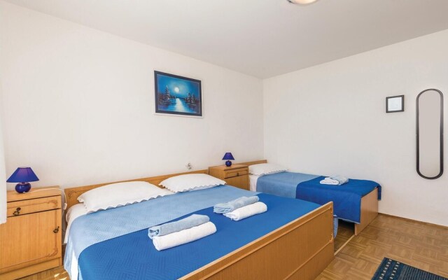 Beautiful Home in Lovran With Wifi and 3 Bedrooms