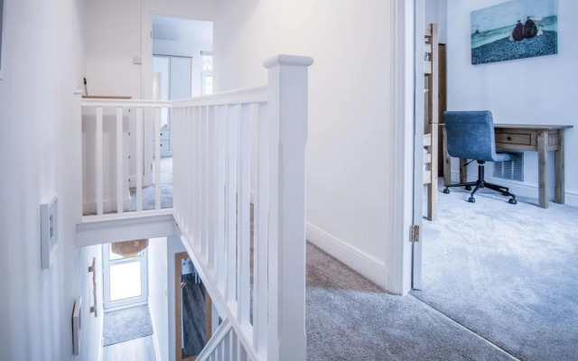 Castle Square - 2 Bedroom Holiday Home - Mumbles