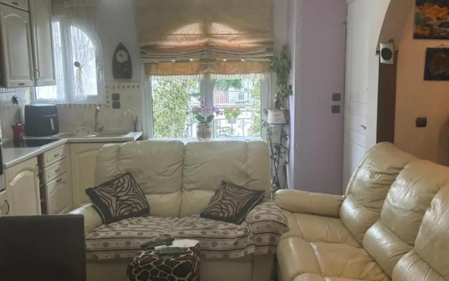 Mandy's complete luxury flat