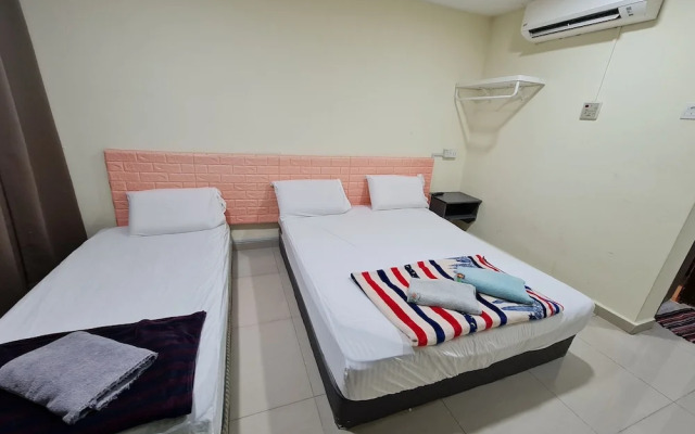 OYO 90442 Newtown Star Hotel