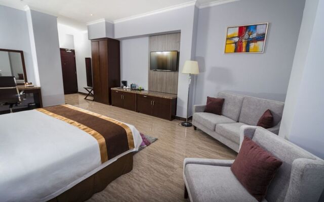 Hotel City Plaza & Suites