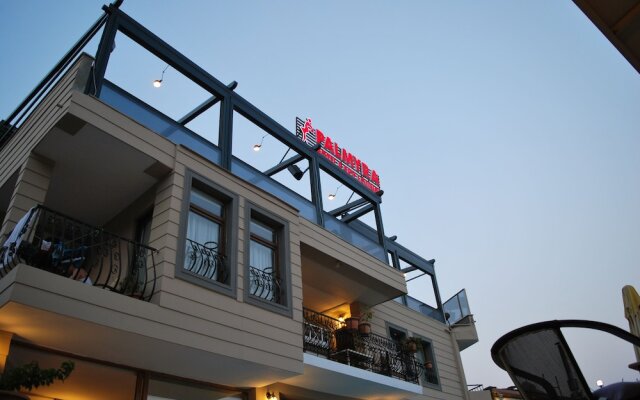 Palmyra Hotel & Sky Lounge