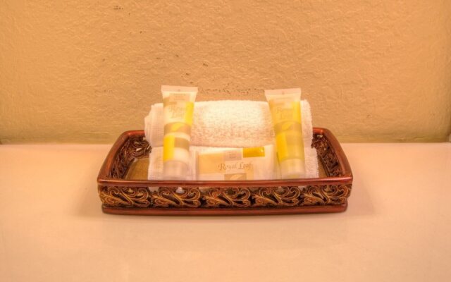 Lovely Third-floor Vista Cay Resort Condo!